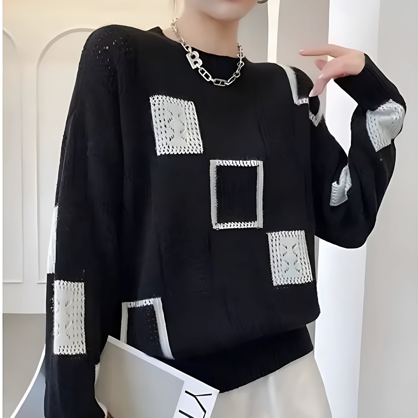 Women’s Geometric Pattern Knit Sweater